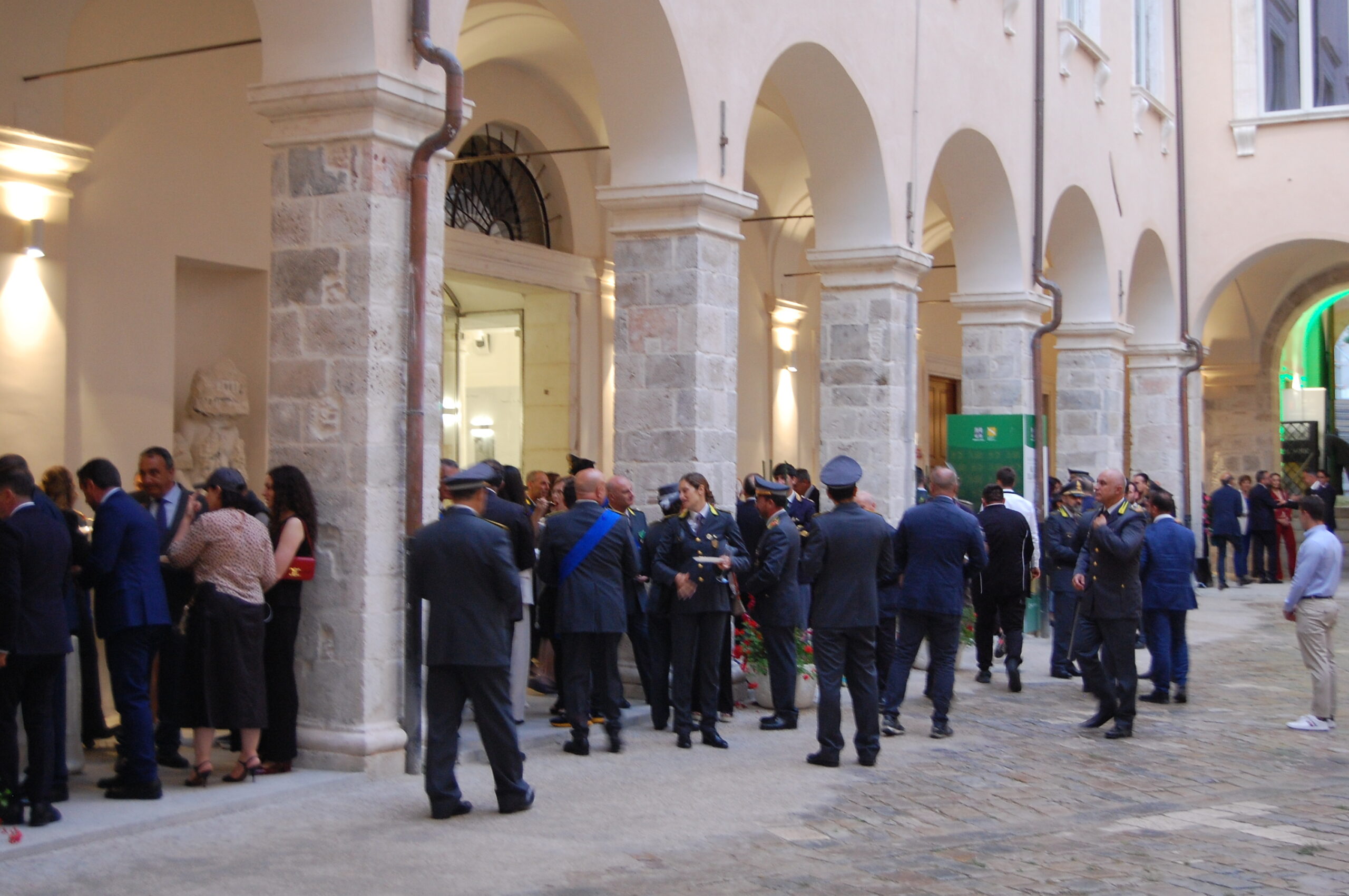 Catering la lampara per 250 anni guardia di finanza