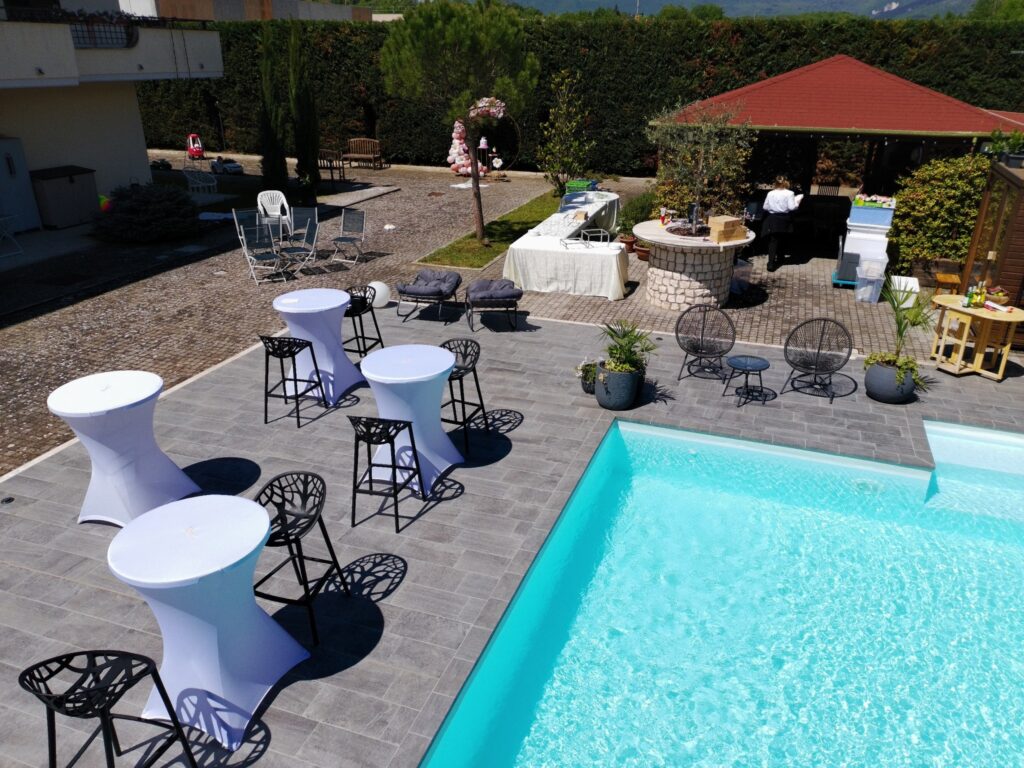 I catering di La Lampara Eventi hanno accompagnato Giulia e Manuel nel giorno del loro matrimonio. Una cerimonia intima e raffinata